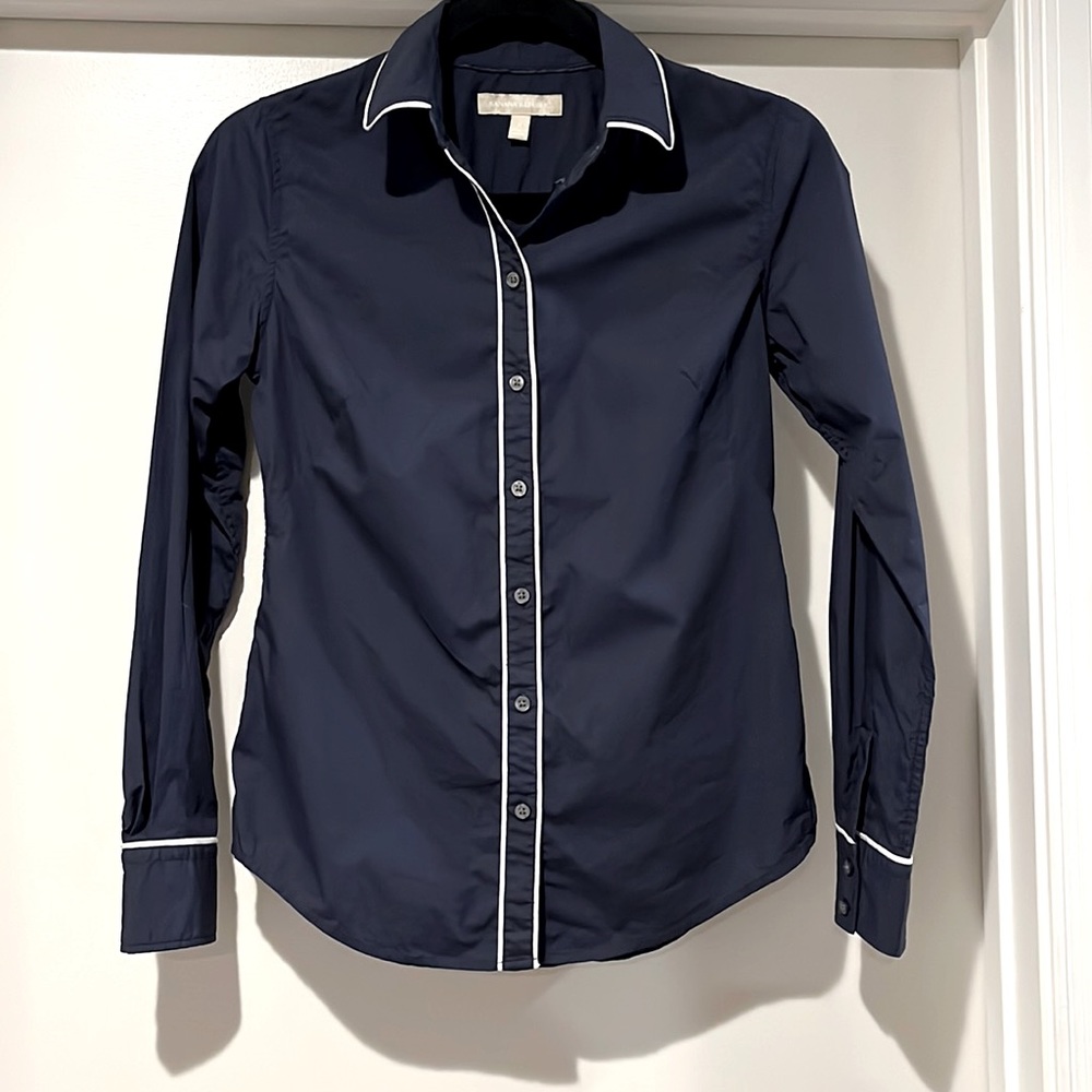 Banana republic women Navy slim fit button down shirt with white trims sz0